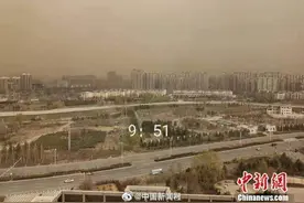 内蒙古再遭沙尘暴袭击，沙尘7分钟遮住一栋楼，平均风力6～7级图片