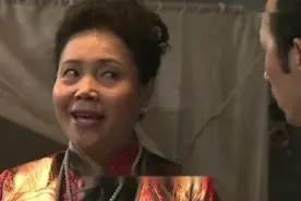 72家房客：丈夫在外吃独食，妻子得知疯狂夸奖丈夫，让丈夫慌张视频封面