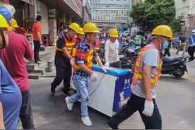 公明开展超门店经营及乱摆卖专项整治行动图片