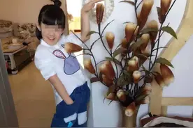 继母涉嫌将12岁女童虐待成植物人，法医当庭驳斥摔伤说法图片