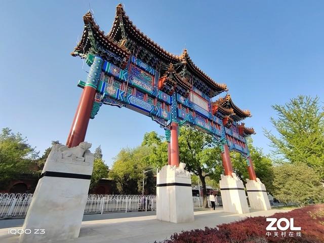 当红千元机对比：iQOO Z3&红米Note 9 Pro这样选