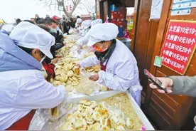 淮阳太昊陵庙会27.2万元摊位的33天经营权到期了“网红馍摊”爆红后究竟赚到了啥？图片