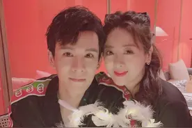 小李琳准备惊喜为老公经超庆生 晒二人亲密合影撒狗粮图片