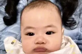 人类幼崽的模仿能力有多强？你根本意想不到，哈哈哈哈哈图片