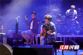 在湖畔 不孤单 常德柳叶湖•湖畔音乐节五一震撼启幕图片