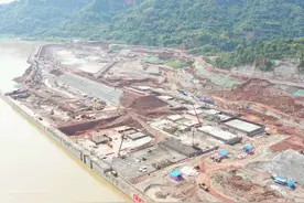 两岸建设齐头并进 岷江龙溪口航电枢纽工程启动劳动竞赛图片