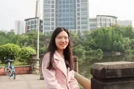 “凳子姑娘”，好样的图片