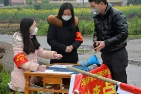 「宝藏毕业生」四川师大“凳子姑娘”火了 人民日报也为她点赞“好样的！”图片