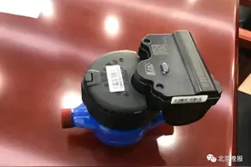 北京将换100万块新水表：独居老人长时间不用水，系统自动预警图片