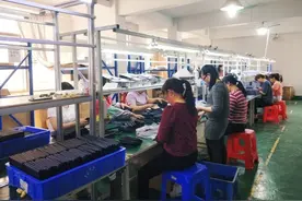 这家生产手机壳的40人小厂，一年做了2个亿｜走读工业互联网③图片