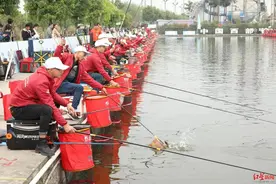 “钓王争霸”：300名钓手四川广汉大比武图片