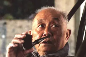 黄永玉：劝我戒烟的朋友都死了图片