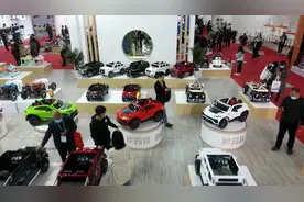 河北平乡：“中国童车之都”展销忙视频封面