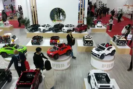 河北平乡：“中国童车之都”展销忙视频封面