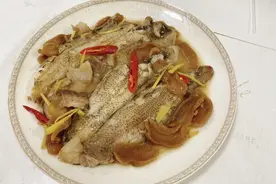 经典潮菜｜菜脯焖鞋底鱼图片