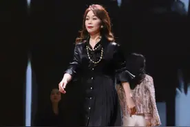 张馨予晒跟妈妈跳舞照 坦言：怕不好了的言论伤害妈妈图片