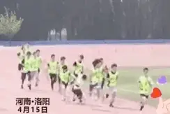 “最帅转身”火了！结局很完美图片