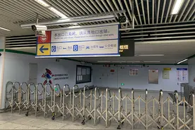 上海车展期间，地铁2号线增加备车，公交开通五条接驳线图片