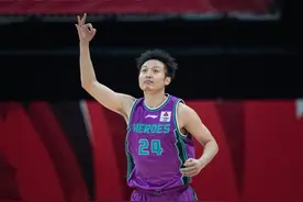 迈步从头越！山东男篮进季后赛四强，创三年来最佳成绩图片