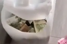 从1角到100元…济南一爸爸藏十几年私房钱被孩子发现！网友：“小棉袄”漏风了图片