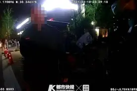 是不是最近压力大？民警一句问，外卖小哥默默流泪10多分钟图片
