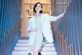 听说今年的女霸总都穿方头鞋？图片