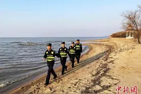 中俄最大界湖正式开湖进入“捕捞期”图片