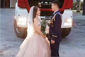铁汉柔情——苍南大队消防员拍摄“消防版”婚纱照图片