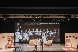 浙江嘉兴高中生自编自导中英文双语舞台剧首演成功图片