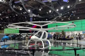 “飞的”亮相上海车展，无人驾驶飞去机场仅100-200元，明年开始商用图片