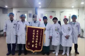 苏大附一院心脏大血管外科为患者成功实施全胸腹主动脉置换，“马凡”妈妈再次重生图片