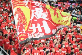 中超揭幕战广州德比震撼开场，球迷大呼“精彩”“收货”！一项数据创纪录图片