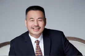 父亲由香港返乡团结宗亲促发展，儿子接棒创业领新潮图片