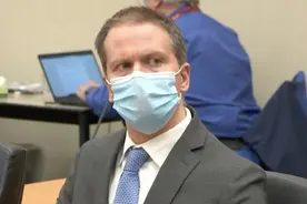 罪名均成立！美国白人警察跪压黑人男子致死犯故意杀人等罪图片