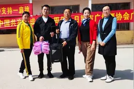日照市广场舞协会下乡进行健身广场舞培训图片