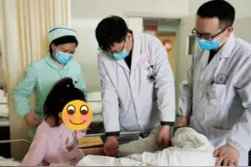奇迹生还！5岁女孩从7楼意外坠落后，还安慰惊慌的母亲“妈妈，别哭”图片