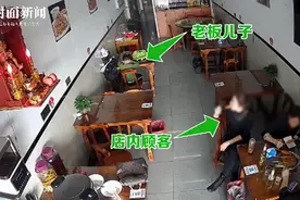 萌娃犯困误把顾客当妈撒娇，睁眼发现不对瞌睡瞬间没了，顾客反应令人暖心图片