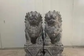 火锅店门口“镇店”石狮被盗，嫌疑人自称“喜欢雕刻文玩偷回家欣赏”图片