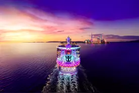 23.7万吨“海洋奇迹号”，载客6,988位 | 皇家加勒比揭晓“绿洲计划”：明年3月重启上海母港游轮旅行图片