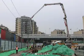武汉地铁12号线江北段石桥站进入围护结构施工阶段图片