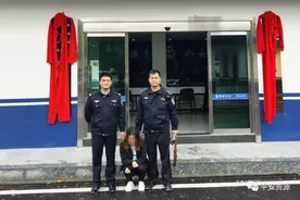 女子住在男友家闷得慌叫闺蜜来陪，谁知对方竟偷走家里的存折图片