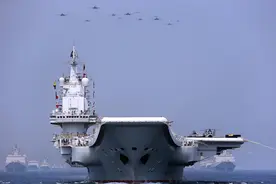 筑起坚不可摧的海上钢铁长城图片