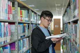 技术无“学历”从大专学校走出来的少年AI狂人图片