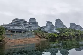 安徽省黄山市黄山区完成太平湖流域部分违规项目拆除工作图片