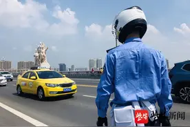每天机动车通行量近10万辆，他们是南京长江大桥交通安全守护的急先锋图片