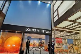 重庆首家LV店从解放碑迁往观音桥“满月”国际大牌为何偏爱向北发展图片
