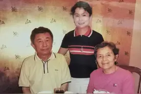 回忆老友舒乙｜原青岛市文物局局长郑安新：他喜欢青岛的杏，曾在邮电博物馆寄“慢递”图片