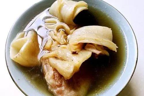 咳嗽可饮用花胶汤吗 2026年咳嗽可以吃花胶