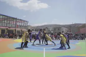 全村人都在等一场篮球赛图片