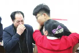 以后过年不用再难受了 远赴福建见到被拐24年的儿子图片